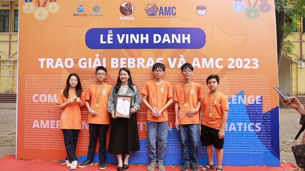 Thành tích tự hào của học sinh trường THCS Thành Công tại cuộc thi Bebras và AMC 2023: Nỗ lực và sự cố gắng được đền đáp!